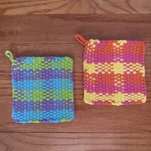 Set of 2 Hand Crafted Colorful Plaid Hand Woven Pot Holders 5"